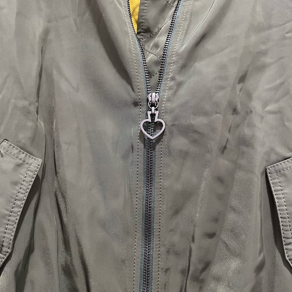 KATE SPADE Twill Flounce Bomber IN OLIVE - Large - Picture 5 of 7